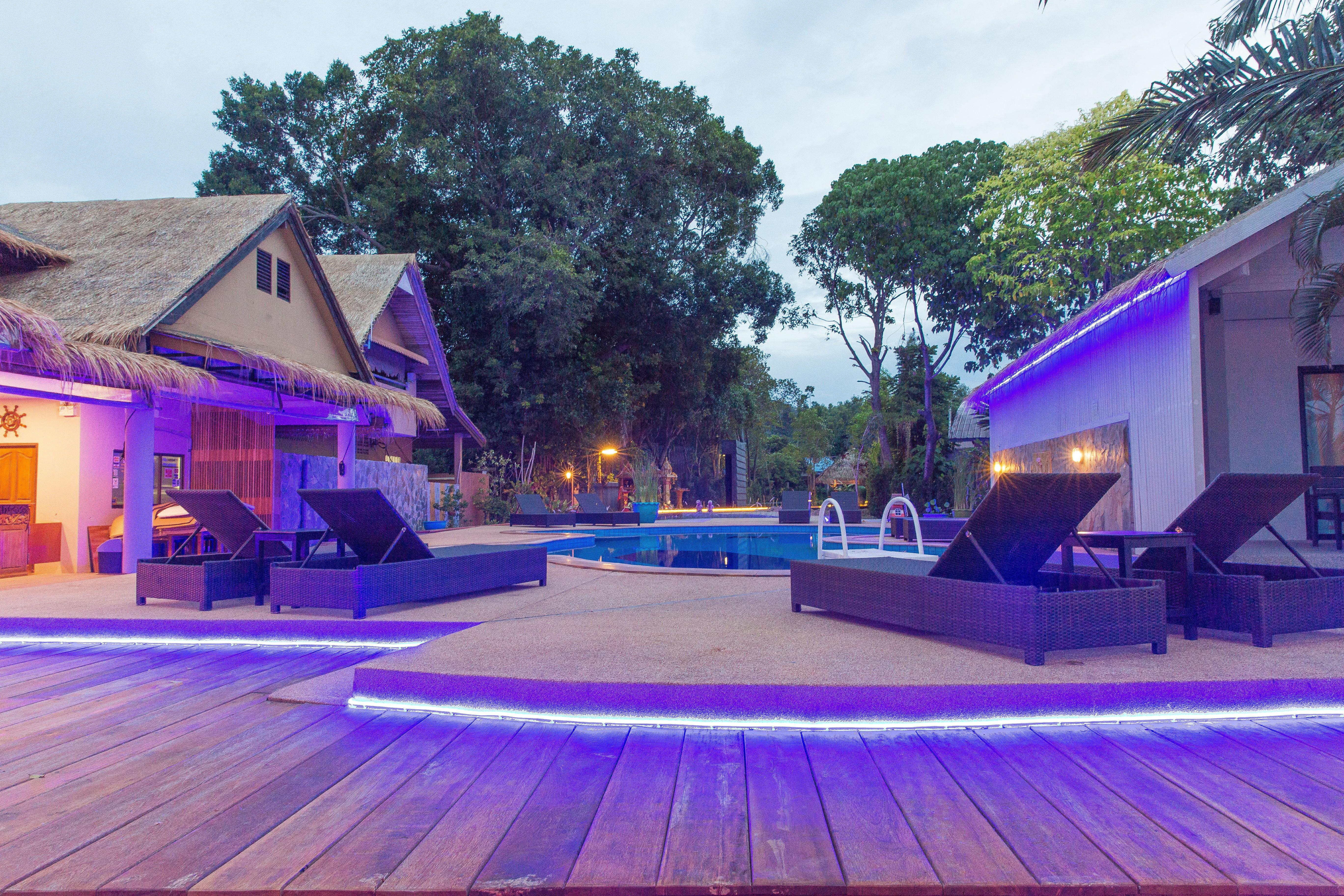 Adarin Beach Resort Mae Nam Bagian luar foto