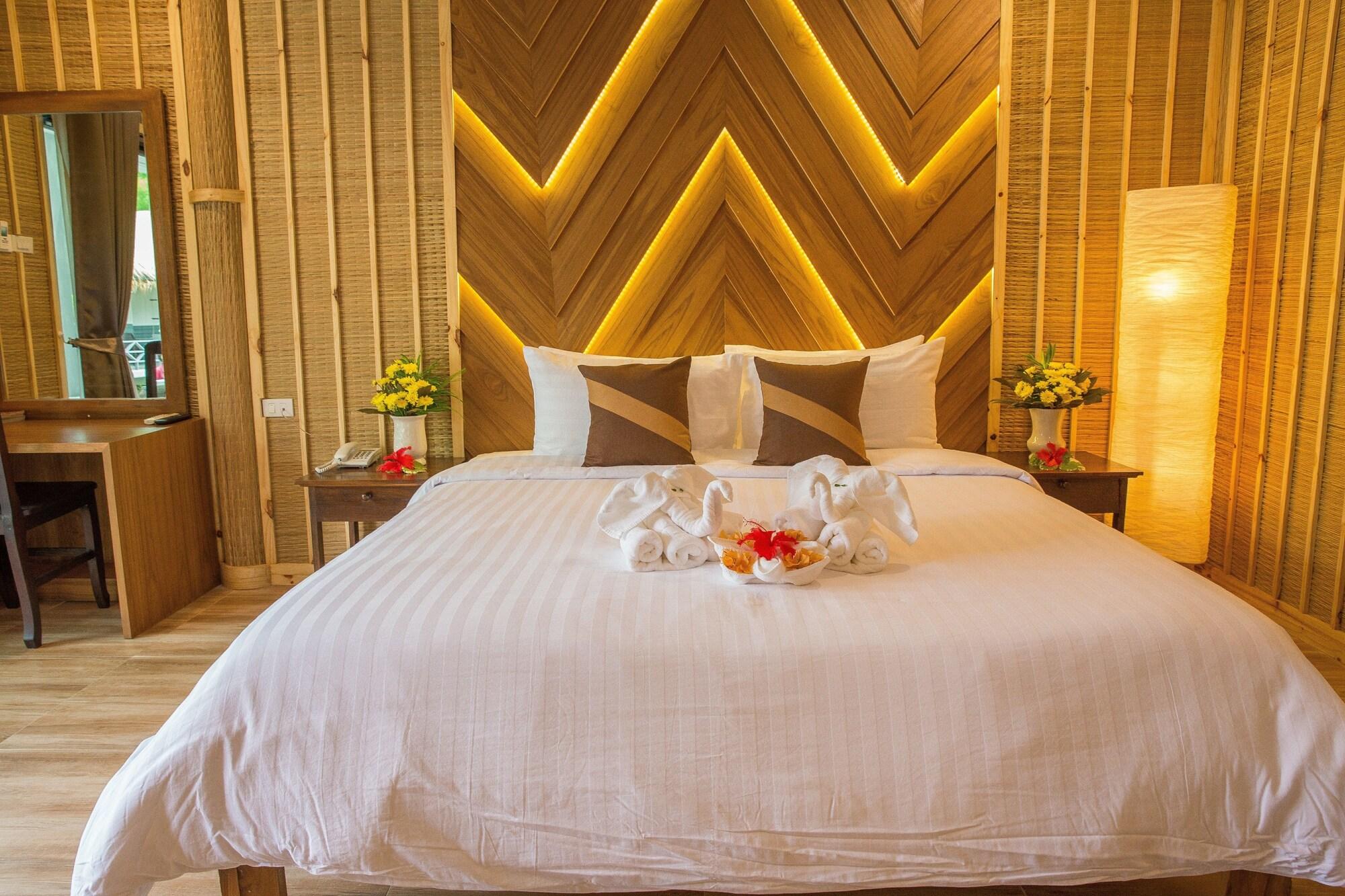 Adarin Beach Resort Mae Nam Bagian luar foto