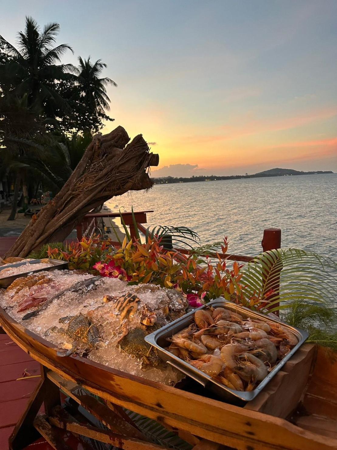 Adarin Beach Resort Mae Nam Bagian luar foto