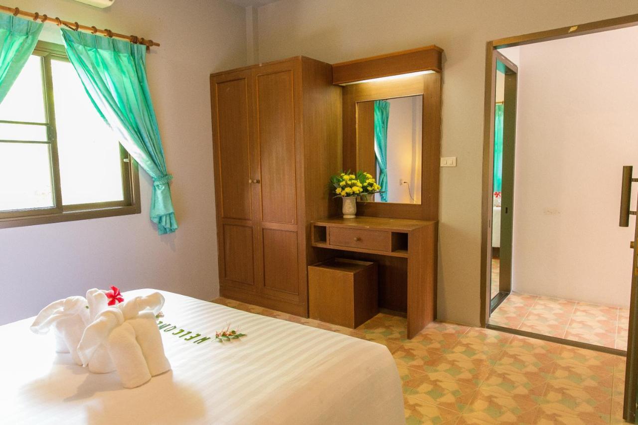 Adarin Beach Resort Mae Nam Bagian luar foto